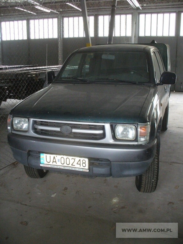 Samochód ciężarowo-terenowy TOYOTA HILUX 2.4 TD NR fabryczny: JT133LNG800001950Rok produkcji: 1997Cena: 18 000 złMiejsce i termin:AMW w Warszawie ul. Chełmżyńska 911.02.2022 r., godz. 12:00.