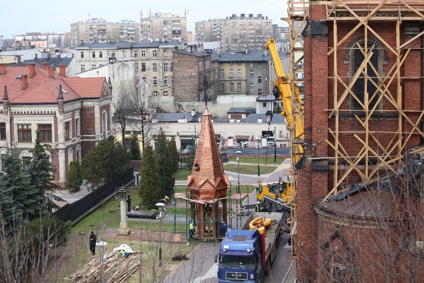 Katedra w Sosnowcu będzie miała nową wieżyczkę. Montaż już...