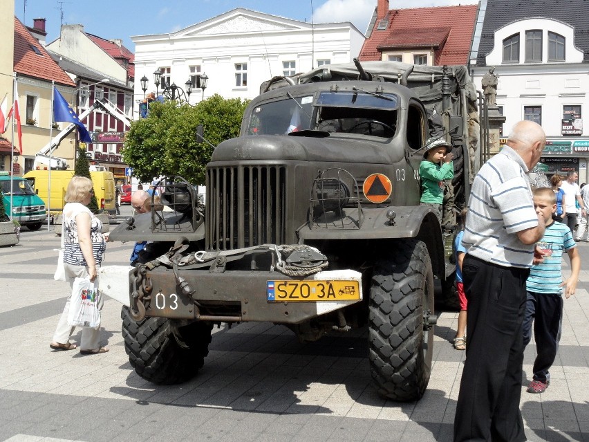 Rybnik: żołnierze na Rynku, czyli Święto Wojska Polskiego...