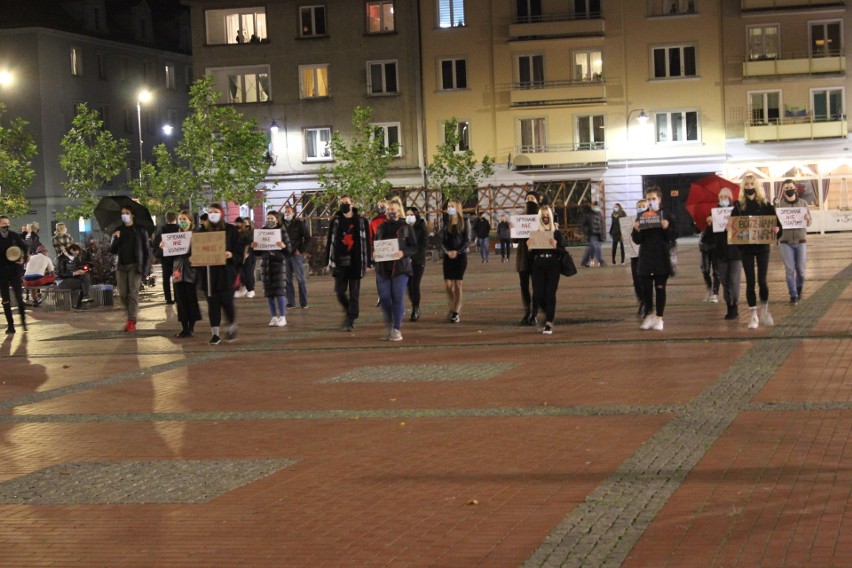 Protest kobiet w Bytomiu. W poniedziałek, 26 października,...
