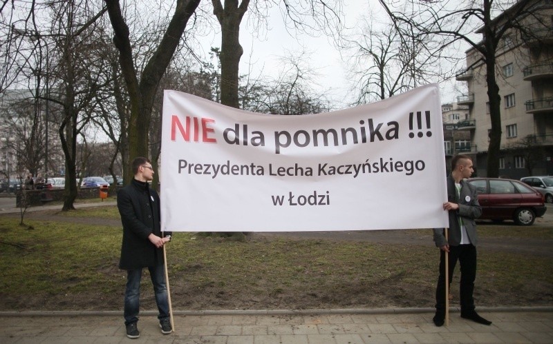 NIE! dla pomnika Lecha Kaczyńskiego ! Na pl. Komuny Paryskiej...  [zdjęcia]