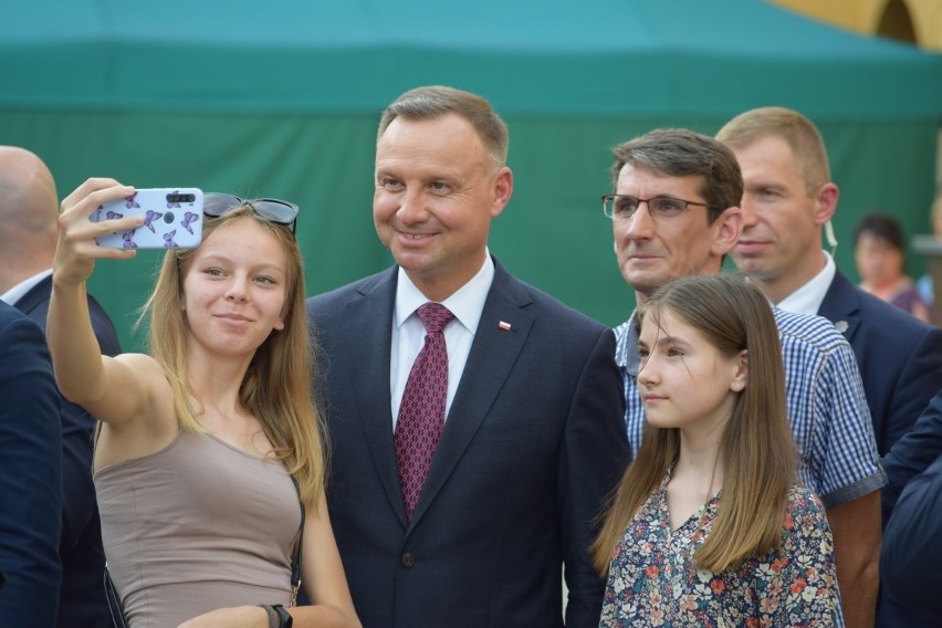 Prezydent Andrzej Duda i prezydentowa Agata Duda w...