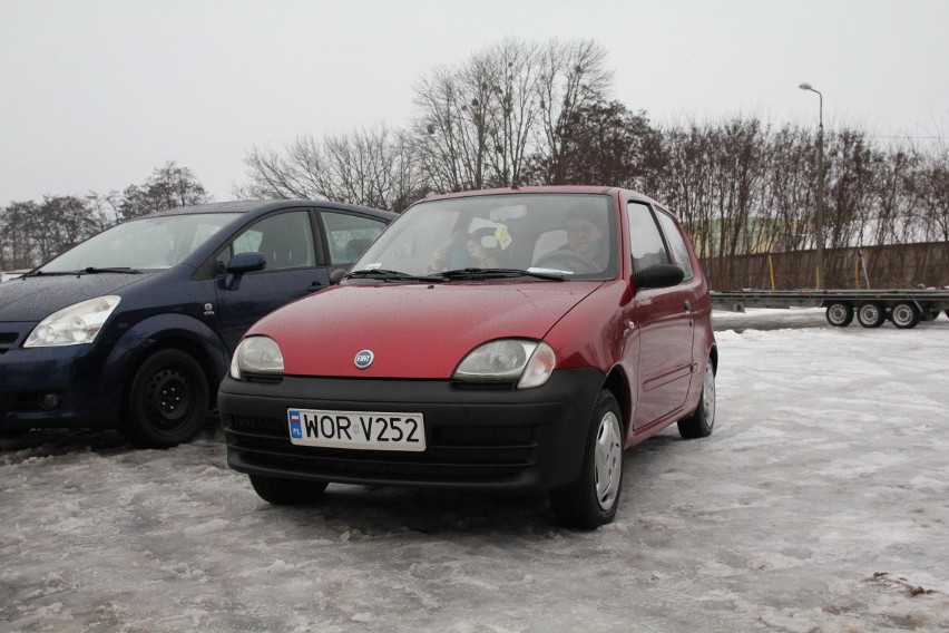 Fiat Seicento 1.1, 2000 r., przebieg 129 tys., komplet kół...