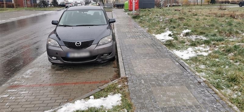 MAZDA 3 1,6 DI RZ7517S rocznik 2005 vin: JMZBK14Y261323879...