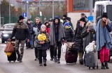 Lubelskie. Te zdjęcia chwytają za serce. Ukraińscy uchodźcy przekraczają granicę w Hrebennem. Zobacz obszerną relację