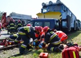 Bielsko-Biała: Zderzenie pociągu z samochodem na Okrzei. [ĆWICZENIA, ZDJĘCIA, WIDEO]