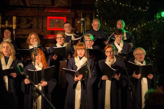 Chór parafialny Exsultet! wystąpił w święto Trzech Króli w kościele Jana Kantego w Słupsku. Odbył się tam koncert kolęd. Chór oraz soliści - Patrycja Baczyńska i Piotr Pastuszka - zaśpiewali kolędy tradycyjne oraz współczesne pieśni bożonarodzeniowe.