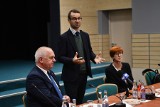 Politycy PiS na spotkaniach z mieszkańcami w Kostrzynie i Słubicach. Tematy? Głównie wybory i Unia Europejska