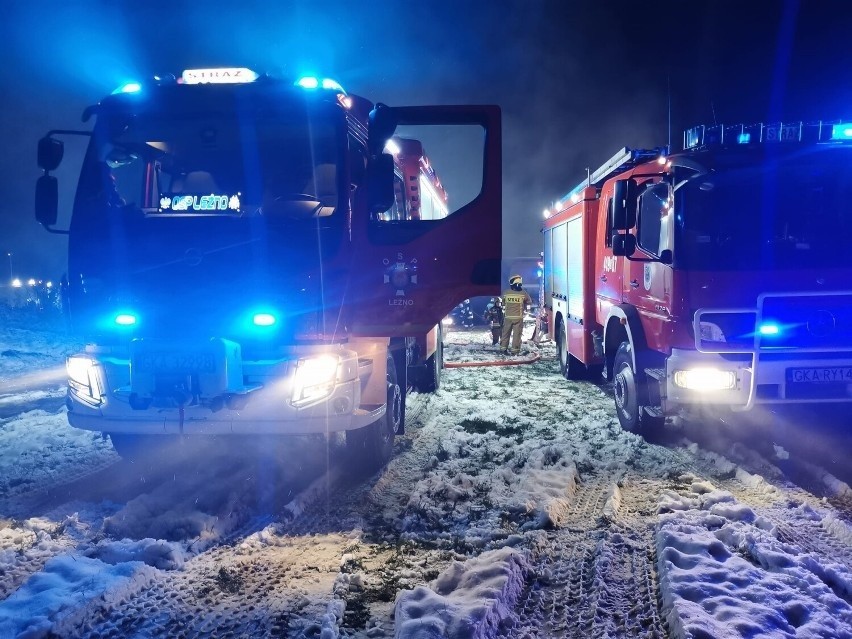 Pożar budynku mieszkalnego w Łapinie Kartuskim. Straty szacowane są na 600 tysięcy złotych