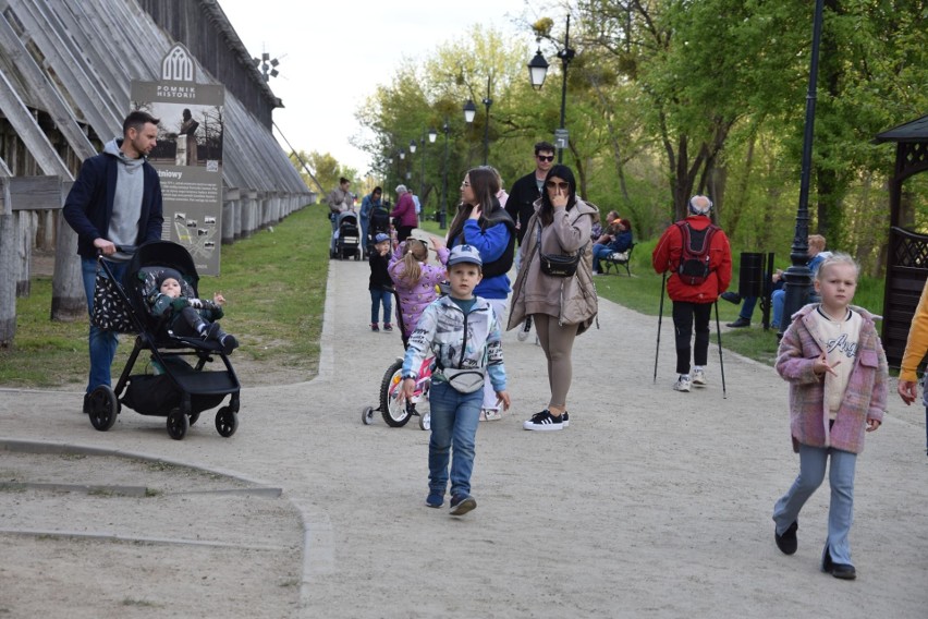 Ile zapłacą kuracjusze i pacjenci z uzdrowiska za spacer wokół tężni w Ciechocinku? Sprawdzamy