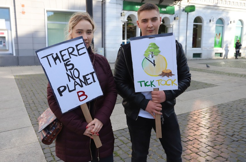 Protest klimatyczny w Radomiu. Młodzi chcą, by zająć się zmianami klimatu