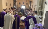 Pogrzeb znanego kieleckiego księdza Tomasza Chałupczaka odbył się we Włoszech. Był biskup, wielu kapłanów, były piękne świadectwa wiernych