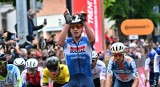 Tim Merlier wygrał trzeci etap Giro d'Italia. Polak w ścisłej czołówce