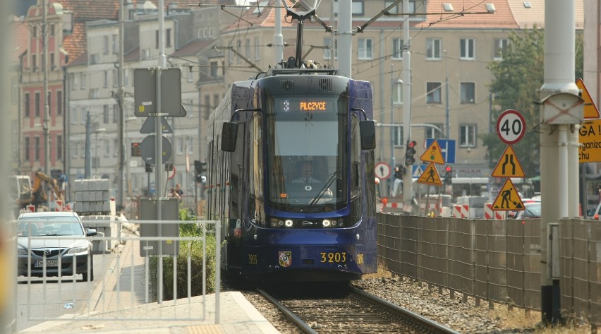 Nowe tramwaje Pesa już kursują po wrocławskich torach. Jak...