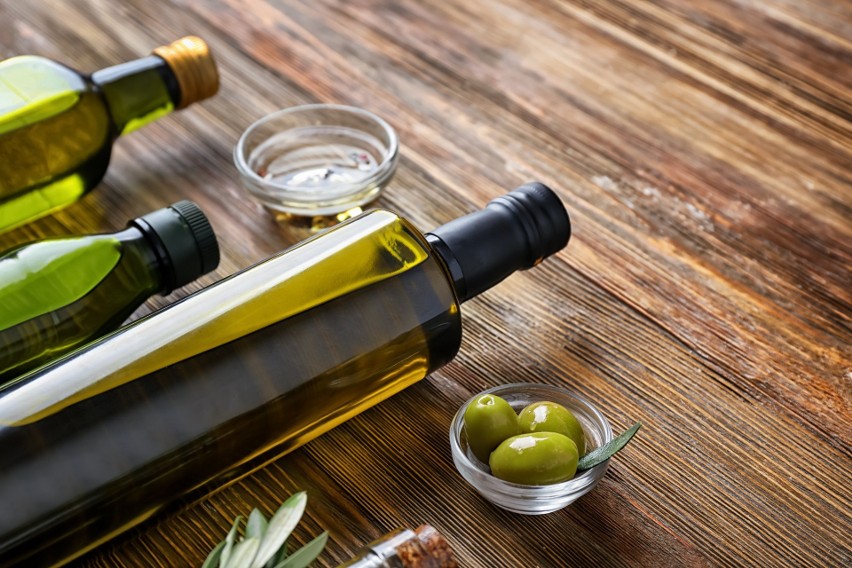 Oliwa z oliwek to polecany rodzaj tłuszczu, który można i...