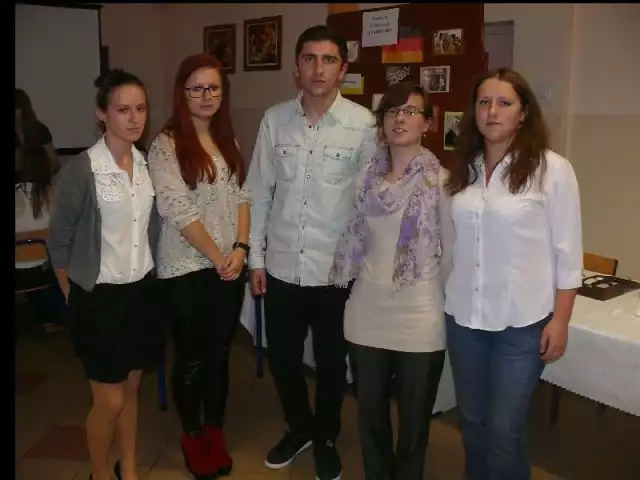 Piątka uczestników stażu, od lewej: Katarzyna Górska, Oktawia Pietruszka, Tomasz Mazur, Natalia Grzesik i Magdalena Dąbrowska, otrzymała od niemieckich pracodawców propozycje pracy.