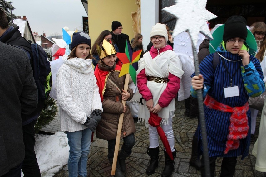 Kolędnicy przeszli ulicami Mysłowic [ZOBACZ ZDJĘCIA]