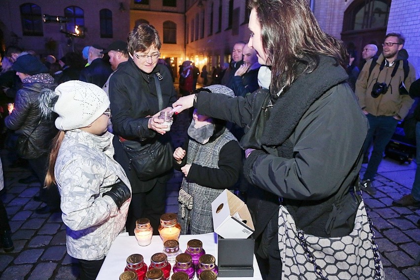 Marsz Wzajemnego Szacunku przeszedł przez miasto. Wrocławianie upamiętnili rocznicę Nocy Kryształowej