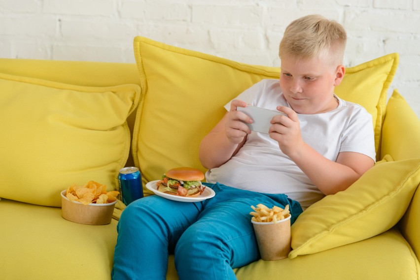 Pomóż dziecku uniknąć otyłości i jej konsekwencji. Łódzki oddział NFZ podpowiada jak wprowadzić zdrowe nawyki w rodzinie