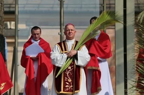 Biskup ordynariusz Jan Piotrowski o godzinie 11 będzie...