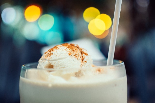 Departament Zdrowia stanu Waszyngton poinformował, że powodem pojawienia się bakterii w milkshake'ach były nieodpowiednio wyczyszczone maszyny do lodów. 