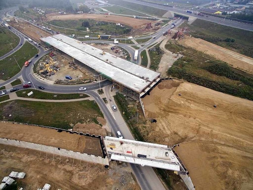 Rondo Obrońców Grodna. W centralnej części zdjęcia widoczny...