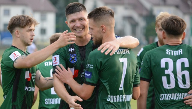 Star Starachowice pokonał Sokoła Sieniawa 6:0. Więcej zdjęć z meczu >>>>>>>>>