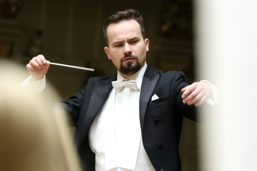 Adam Banaszak poprowadzi Orkiestrę Filharmonii Opolskiej