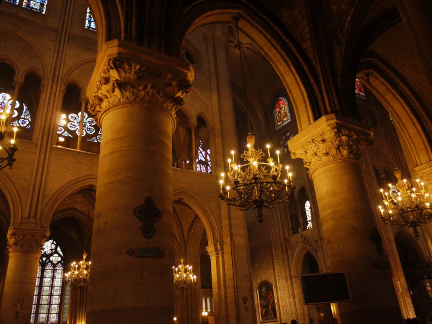 Katedra Notre Dame, jakiej już nigdy nie będzie. Zobacz...