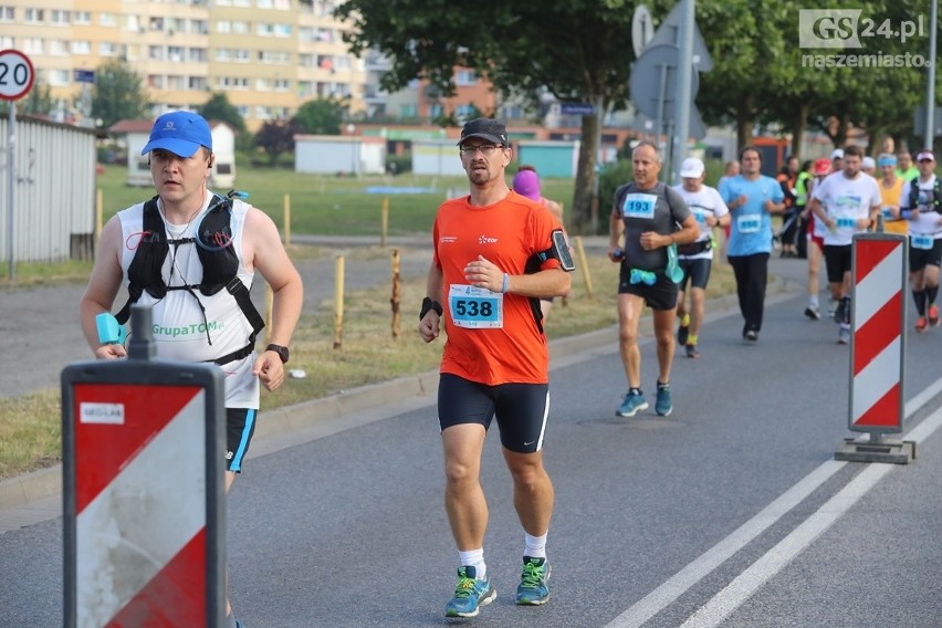 Maraton Szczeciński 2018: pół tysiąca biegaczy! [DUŻO ZDJĘĆ, WIDEO]