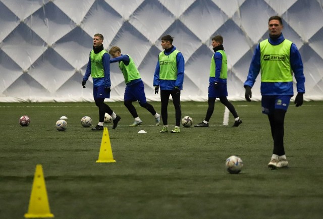 Piłkarzy Elany Toruń czekają prawie dwa miesiące przygotowań do rundy wiosennej. Pierwszy mecz ligowy z Zawiszą Bydgoszcz planowany jest 2 marca
