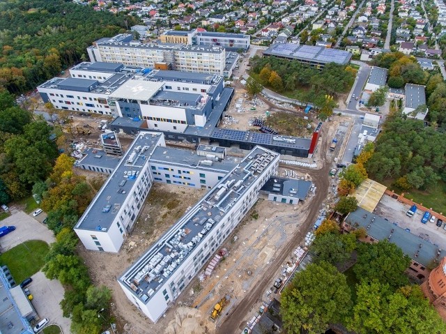 W Toruniu trwa budowa nowego kompleksu Wojewódzkiego Szpitala Zespolonego.Koszt inwestycji to 560 milionów złotych, z czego około 200 mln zł przeznaczonych zostanie na najnowocześniejszy sprzęt medyczny