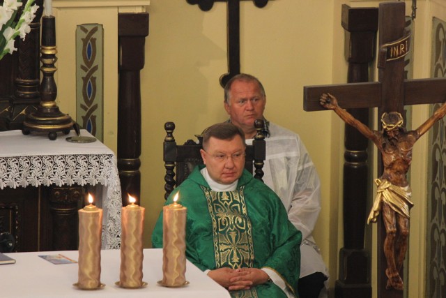 Suspendowany ks. Jacek Stasiak, mimo zakazu, odprawił w niedzielę mszę św.