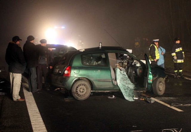 W zderzeniu renault clio i hondy zginął 24-letni mężczyzna.