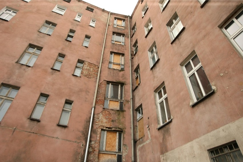 Bójki, porwania, pożary - dom w centrum Wrocławia jak z horroru
