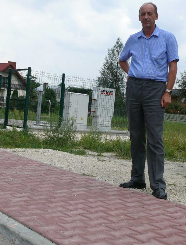 - W Dzierzgowie wybudowaliśmy cztery przepompownie ścieków oraz 1200 metrów chodnika przy drodze powiatowej &#8211; opowiada wójt gminy Radków Stanisław Herej.