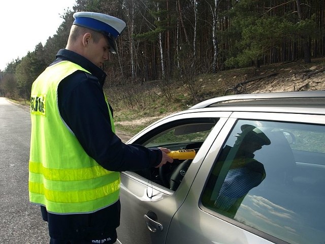 Podczas rutynowych kontroli w czasie weekendu policjanci z Międzyrzecza i Skwierzyny zatrzymali siedmiu nietrzeźwych kierowców