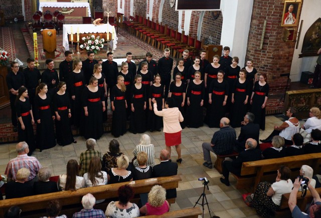 Dwadzieścia  z dwudziestu dwóch chórów, które w weekend wystąpiły w Słupsku, wróciło do domu z nagrodami. Najwięcej nagród odebrały chóry ze Słupska, Koszalina i Nakła.