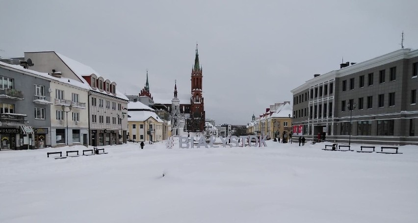  Białystok. Mieszkańcy zastanawiają się czy nie złożyć pozwu przeciwko miastu. Za śnieg i lód na ulicach (zdjęcia)