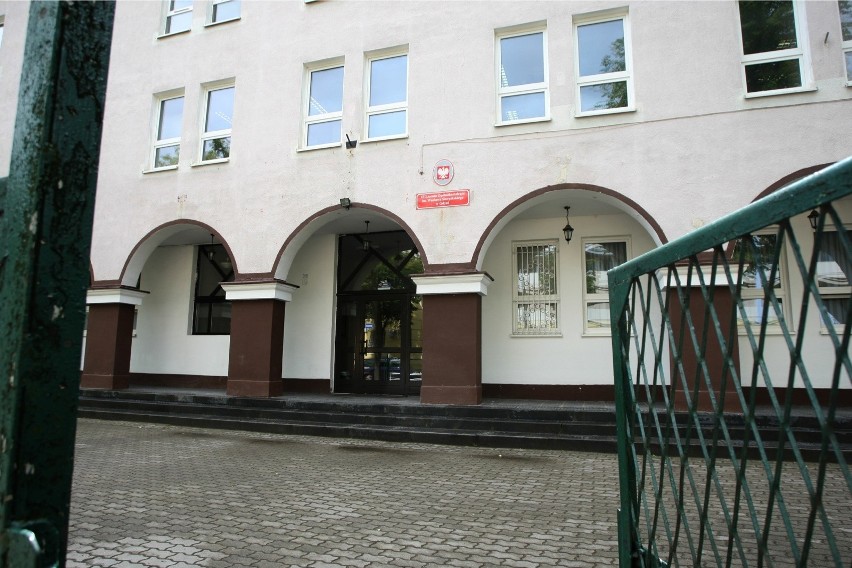 Pierwsza szkoła w Gdyni zamknięta przez koronawirusa! Uczniowie zostają w domach, będą lekcje online