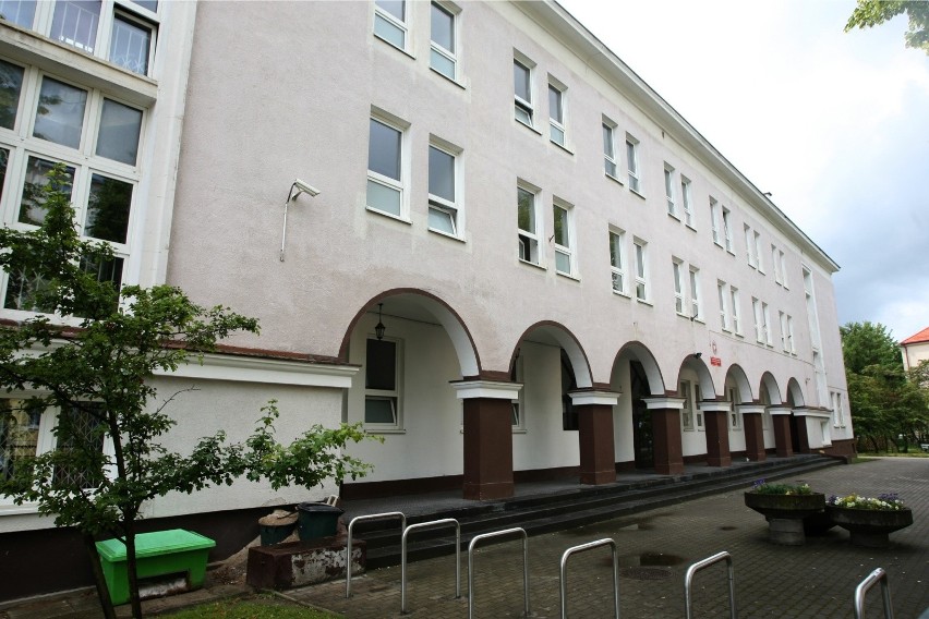 Pierwsza szkoła w Gdyni zamknięta przez koronawirusa! Uczniowie zostają w domach, będą lekcje online