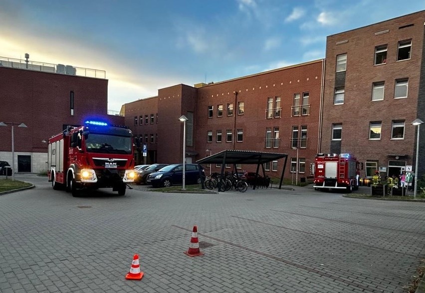 Pożar w szpitalu przy Nowych Ogrodach w Gdańsku. Na miejscu...