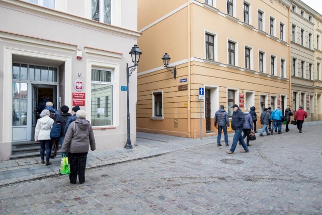 Dostępne będą biura podawcze, gdzie będziemy mogli złożyć wnioski i pisma, a tylko w wyjątkowych sytuacjach zostać obsłużonym „od ręki”.