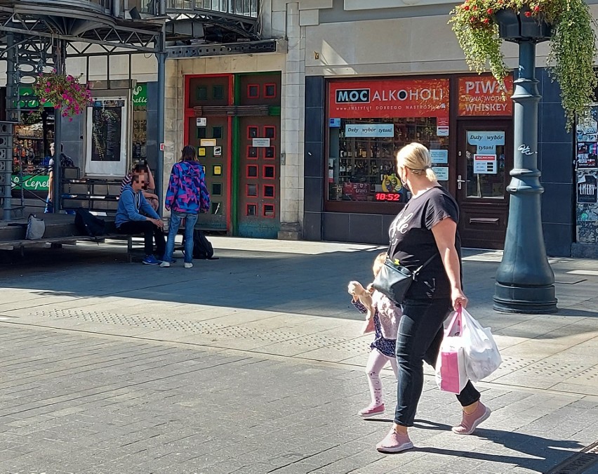 Dobrze znana bywalcom ul. Piotrkowskiej grupa znów panoszy...