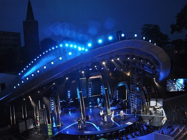 Opolski amfiteatr podczas wieczornych prób festiwalowych.