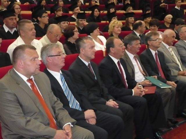 Uroczyste wręczenie dyplomów we WSAP w Ostrołęce