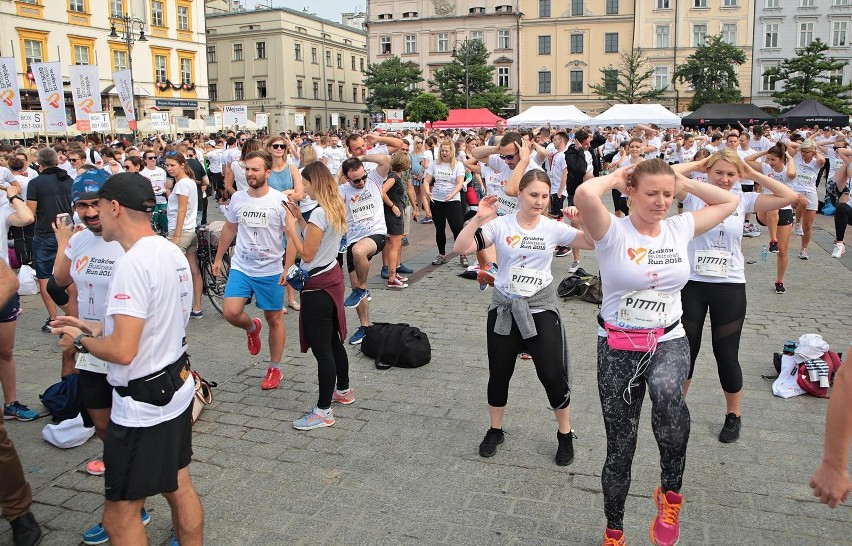 Wielka frekwencja w charytatywnym biegu sztafetowym Kraków Business Run [ZDJĘCIA]