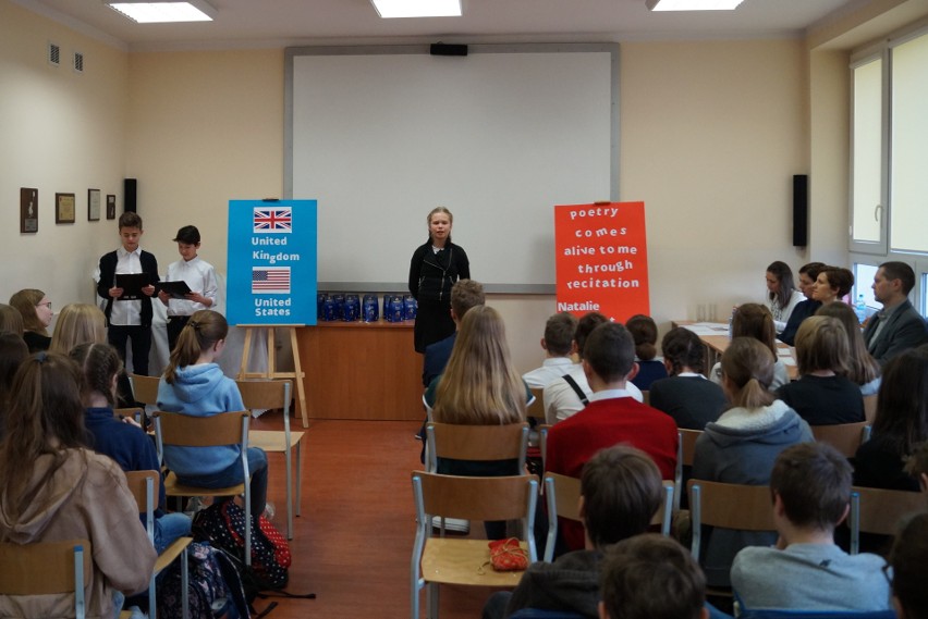 II LO w Białymstoku. XV Targi Edukacyjne i Dzień Nauki i Języków Obcych (zdjęcia) 