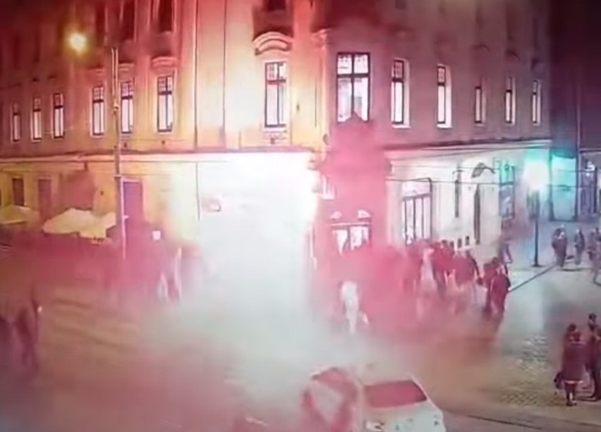 Kraków. Atak pseudokibiców na klub w centrum miasta. Trwa dochodzenie [WIDEO]