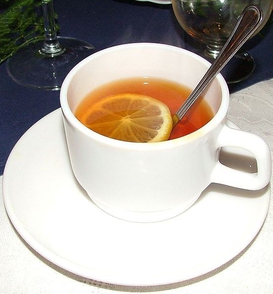 Herbata zielona, czarna, czerwona - czyli czym i jak się rozgrzać w jesienne dni [PRZEPISY]